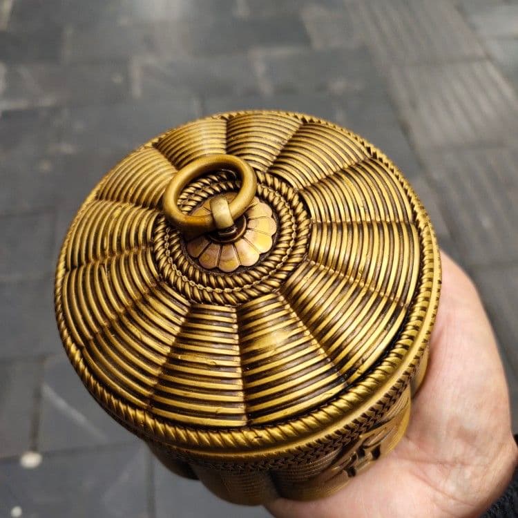 銅 細工 茶道具 お茶の缶です 銅製 工芸品 美術品 置物