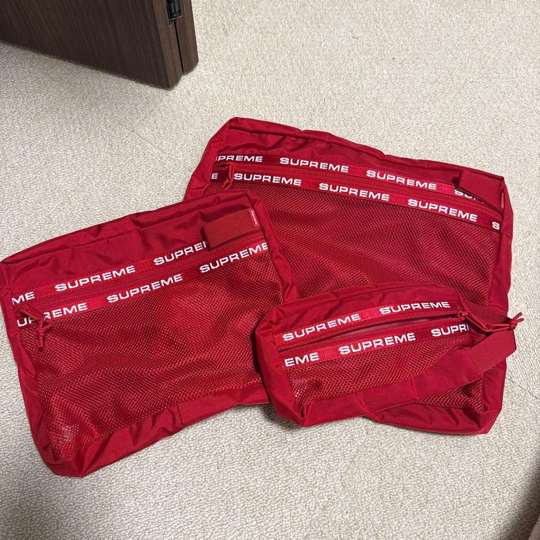 SUPREME トラベルポーチ レッド