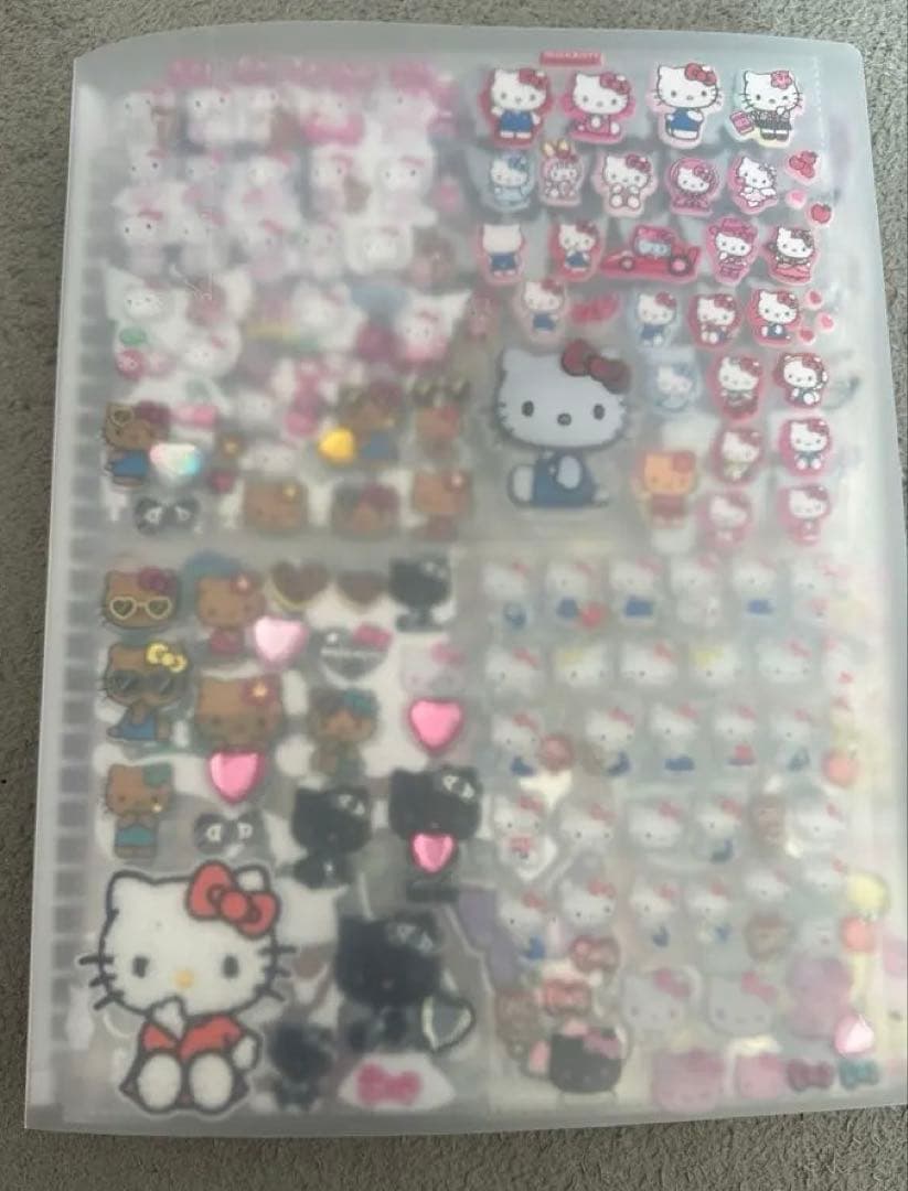 【完成品】シール帳　サンリオ　ラブブ　たまごっち　　その他もたくさんあります！