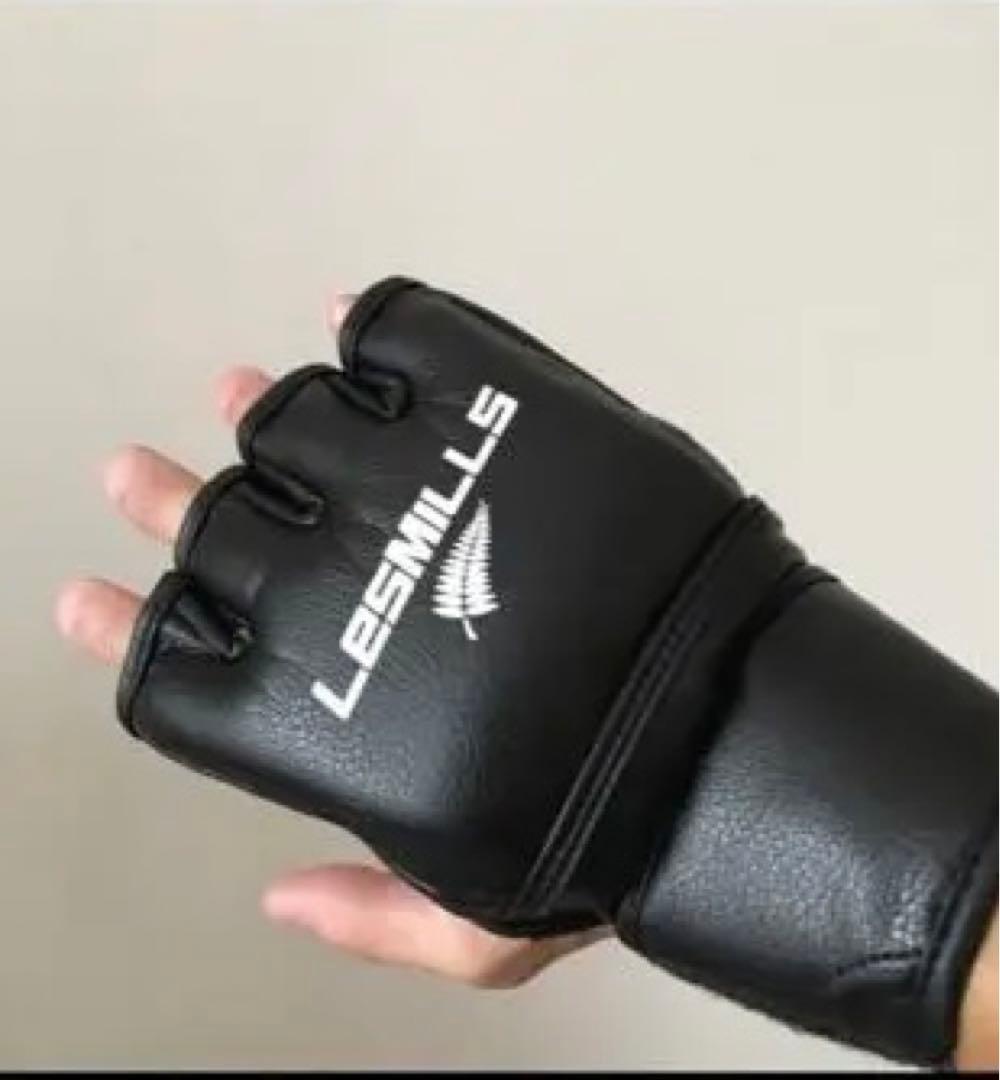 レズミルズ　オープンフィンガーグローブ