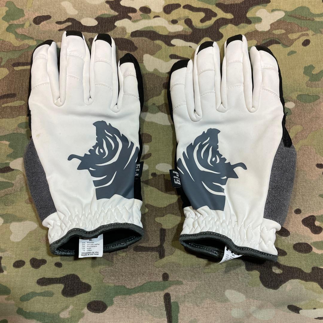 実物 PIG グローブ multicam alpine マルチカム　アルパイン