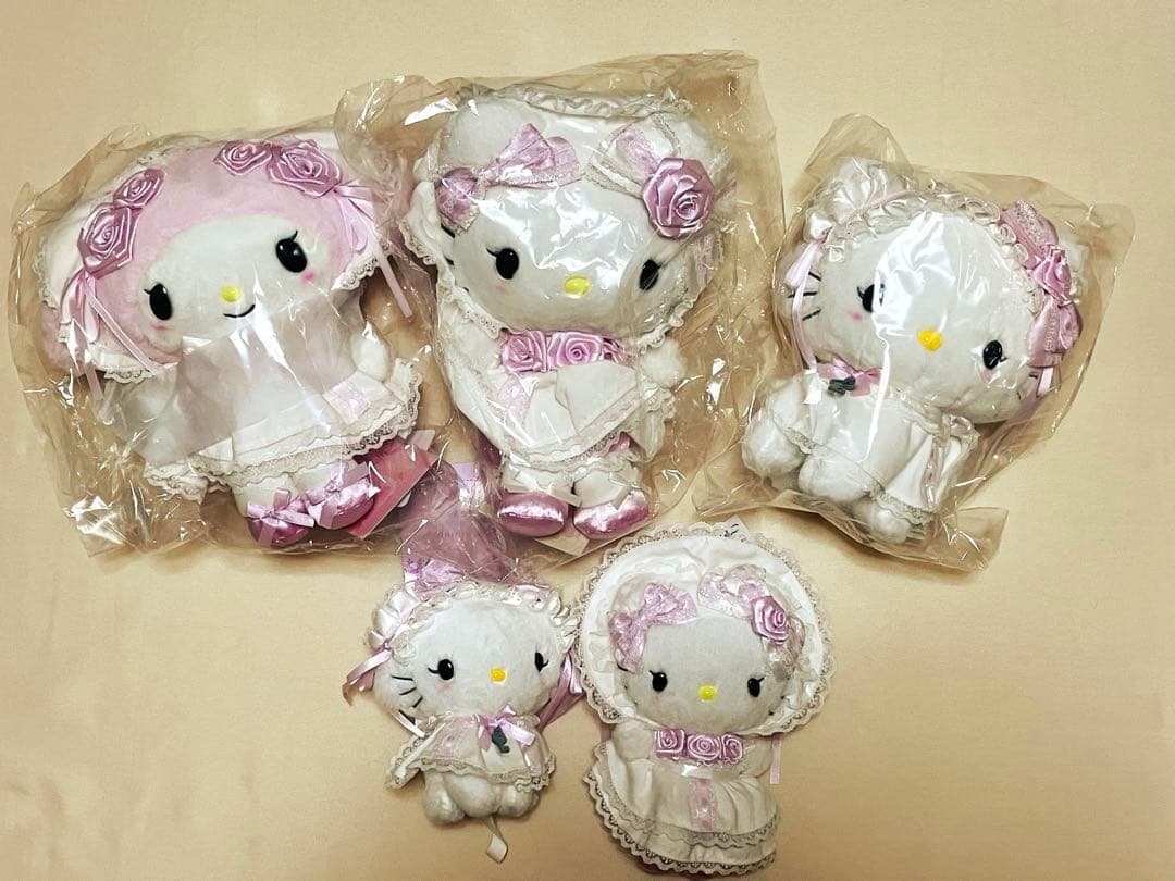 サンリオ　ホワイトフリルデザイン　セット