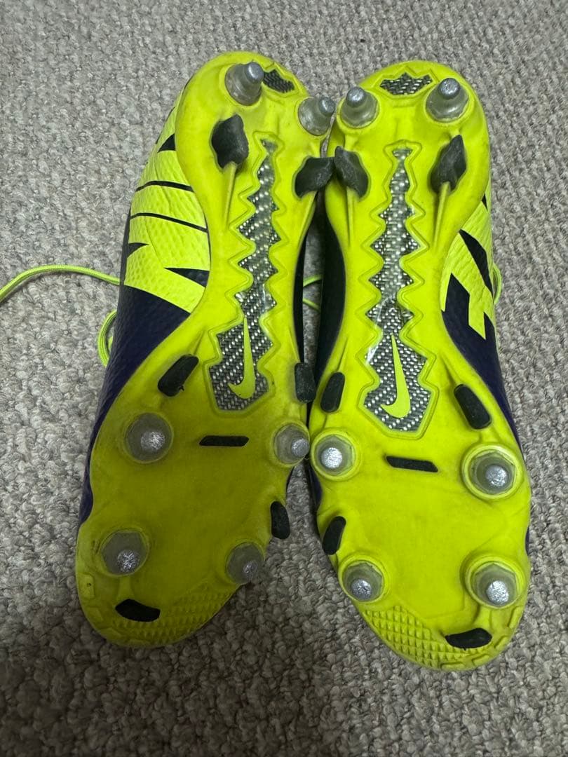 Nike Mercurial ネイビー/イエロー スパイクシューズ