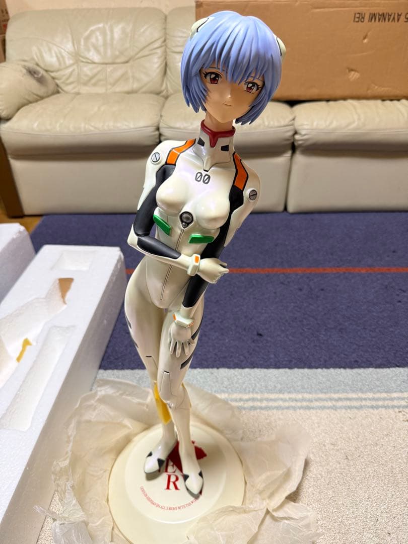 綾波レイプラグスーツVer. 1/2.5スケールコールドキャスト製塗装済み完成品