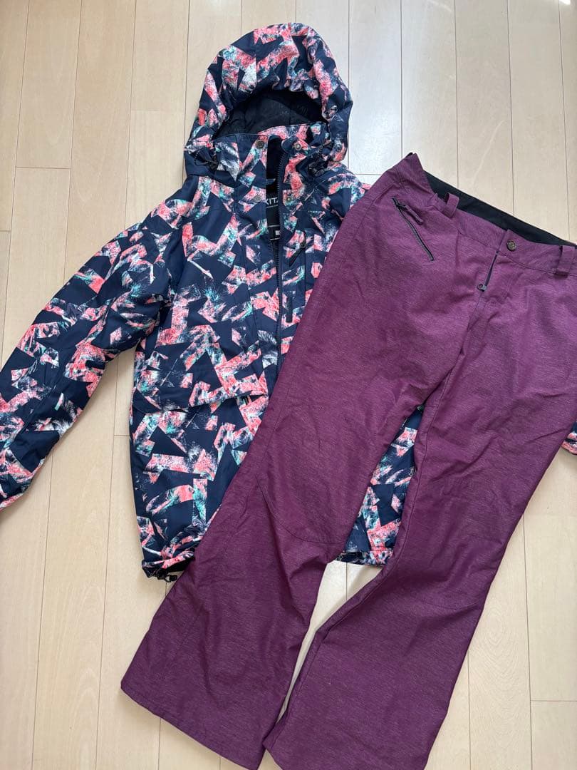 スノボウェア　nikita volcom