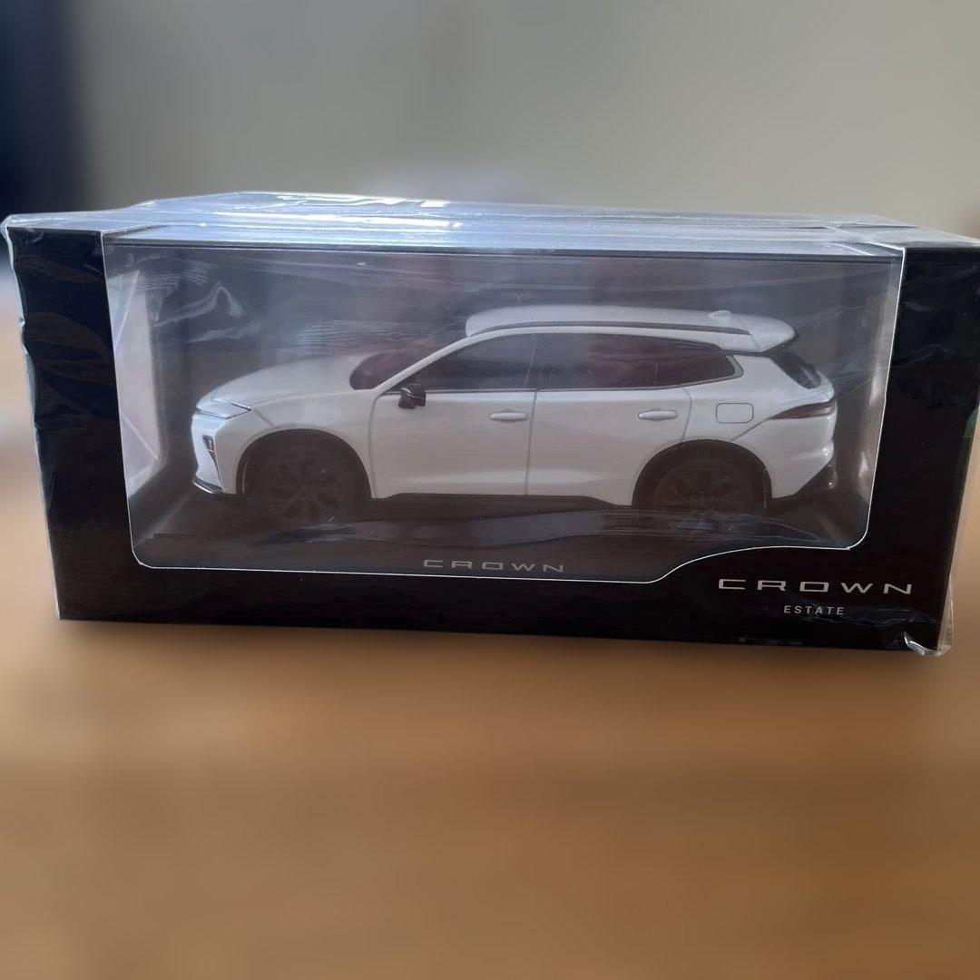 トヨタ CROWN ESTATE 新品
