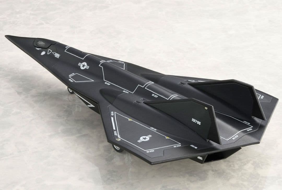 カプチー ベルファイン 1/100 SR-72 ダークスター