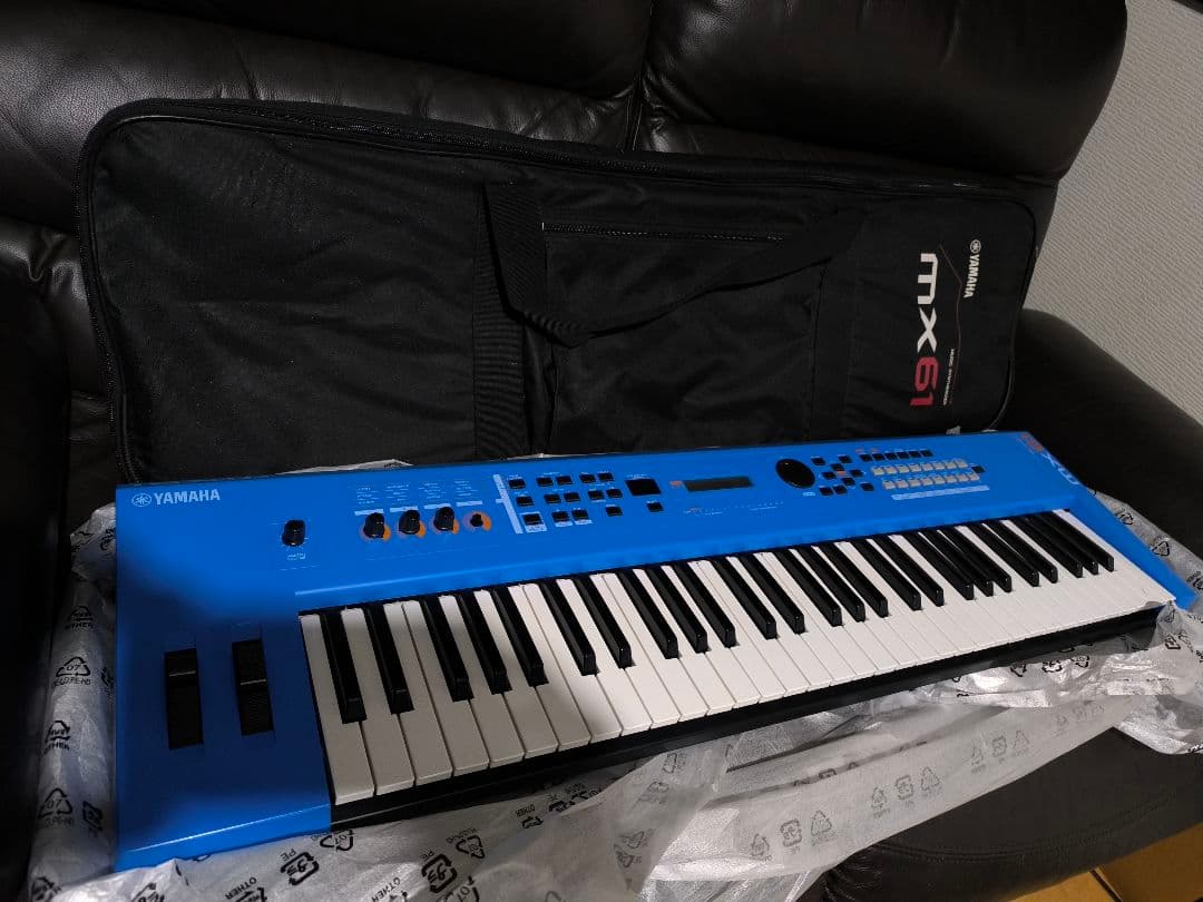 Yamaha MX61 シンセサイザー 青