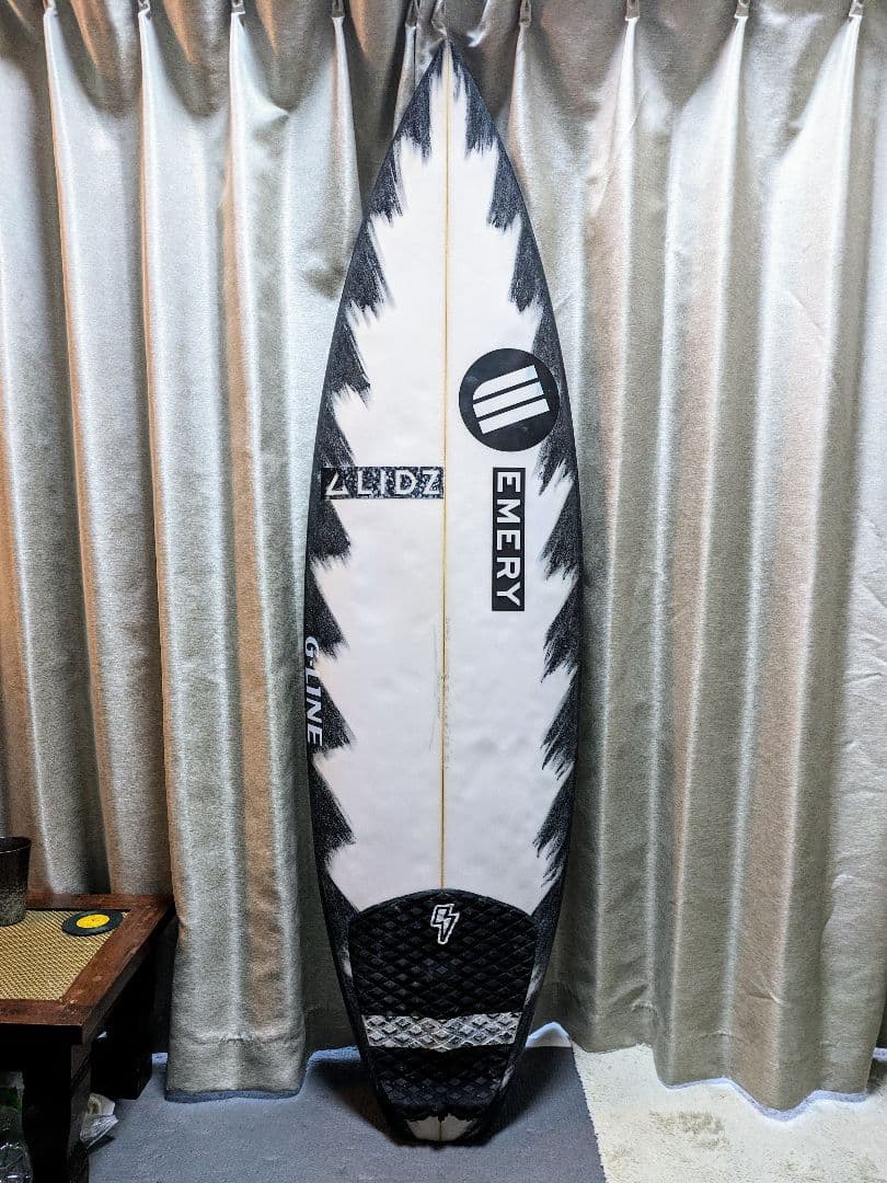 エメリーサーフボード 5'7 新井洋人プロ使用 湘南引き渡し