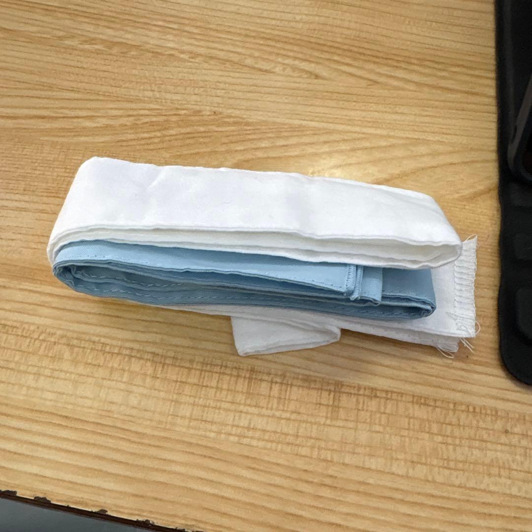 白と青の布テープ