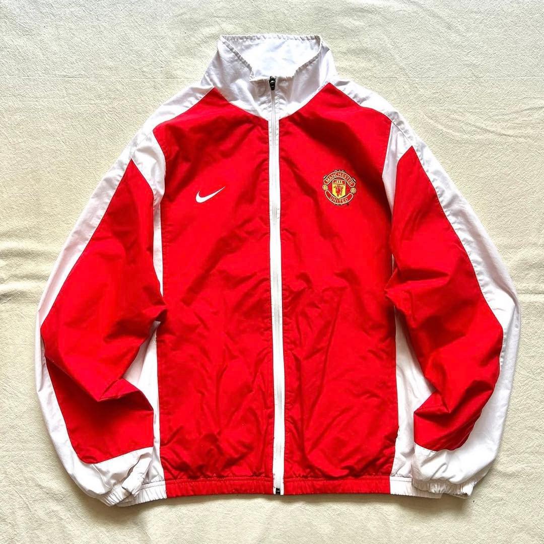 NIKE \
