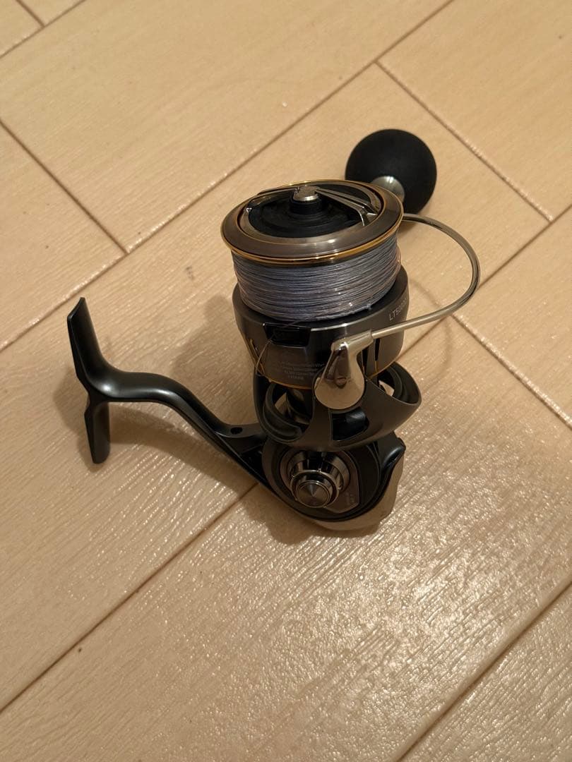 セール中　美品　23エアリティ5000D cxh