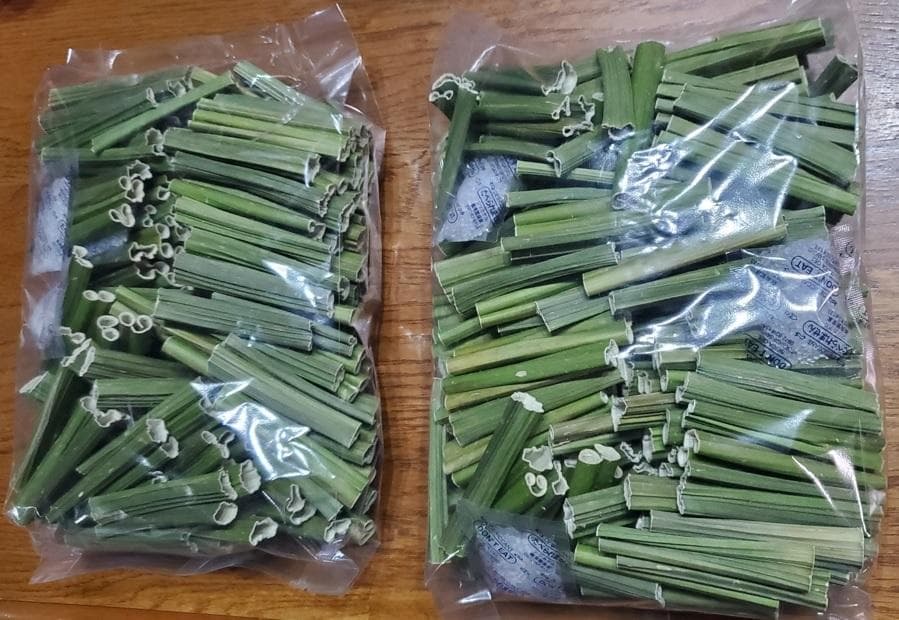 大容量　2800g　(国産・高品質)乾燥パパイヤの茎（無農薬・有機肥料）