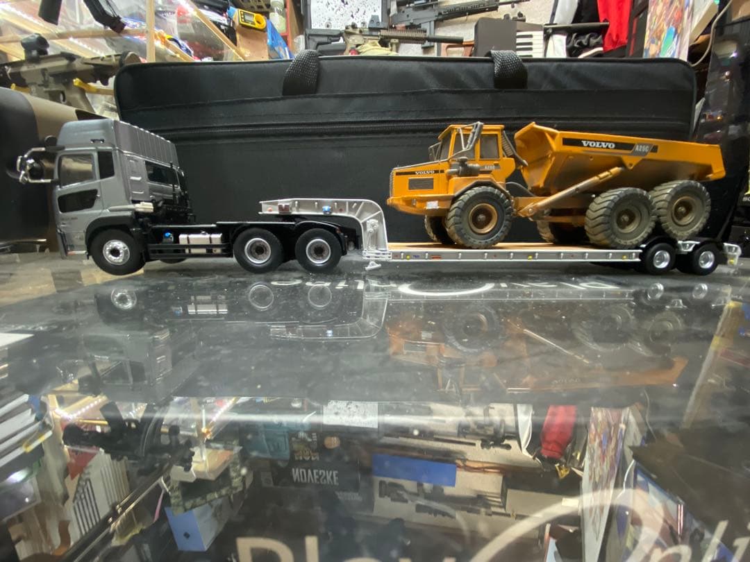 京商 1/43 UDクオン 低床トレーラー ボルボアキュレートダンプセット