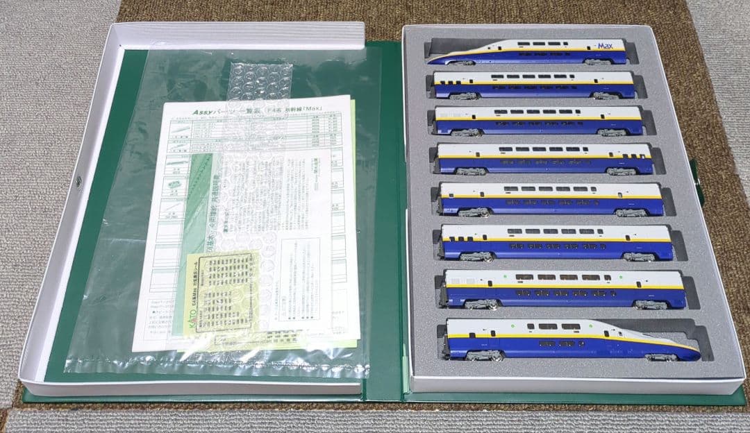 KATO E4系MAX 8両セット(室内灯組み込み)