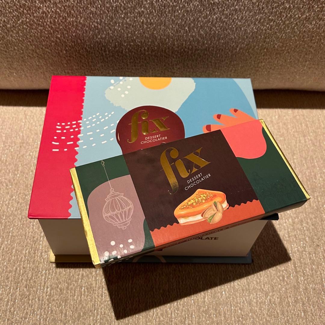 Fix dessert chocolate ピスタチオ ダーク6枚　箱付き