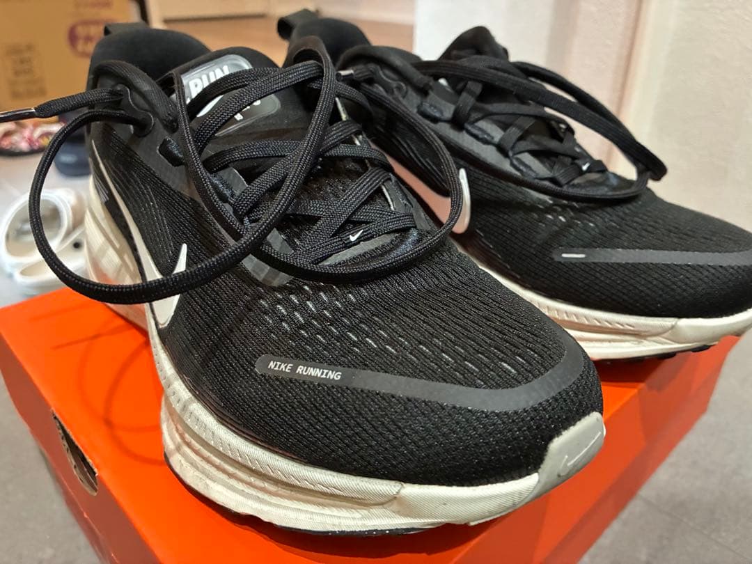 25.5cm Nike ナイキ vomero18 ボメロ18 ランニングシューズ