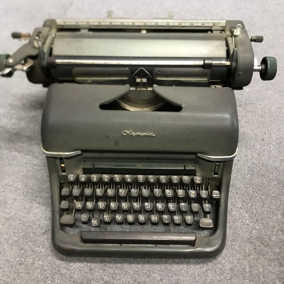 Olympia タイプライター 黒　ヴィンテージ1960年代