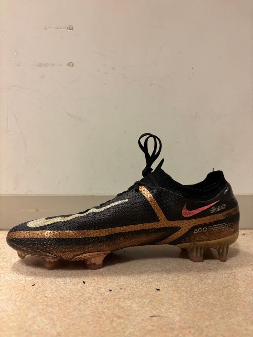 2022カタールワールドカップNike Phantom GT2