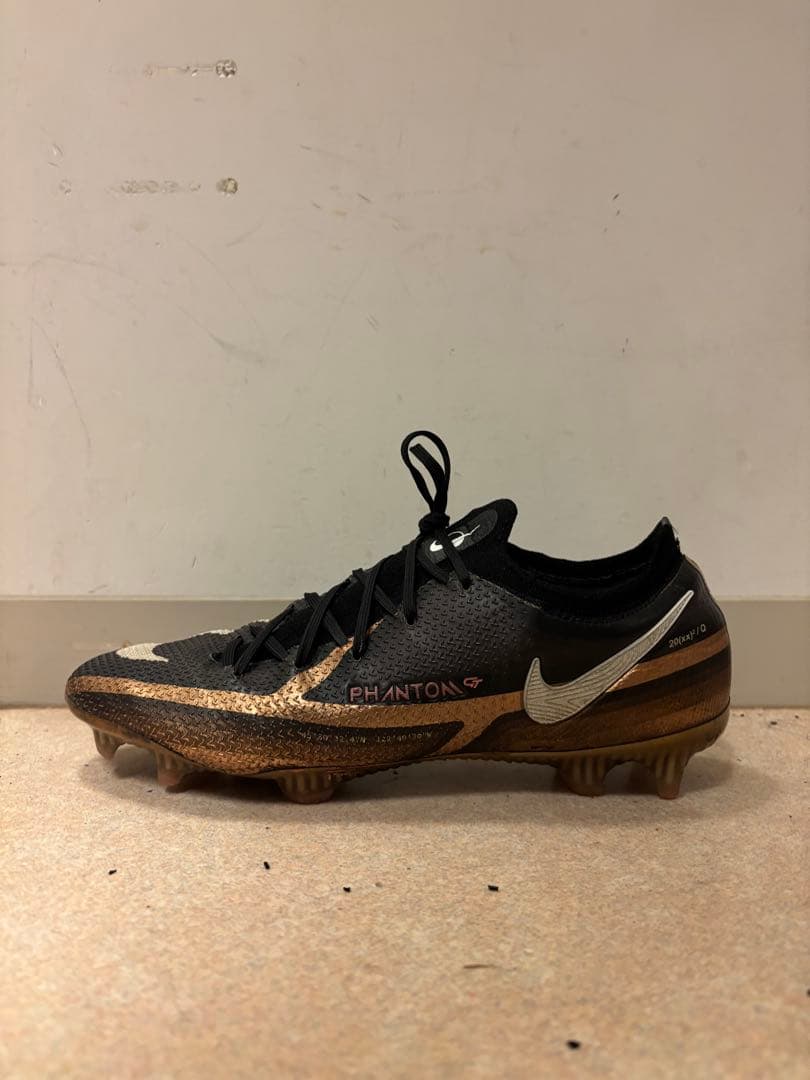 2022カタールワールドカップNike Phantom GT2