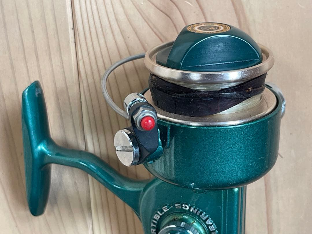 美品70年代オリムピックのエメラルド350スピニングリール スプーンルアーセット