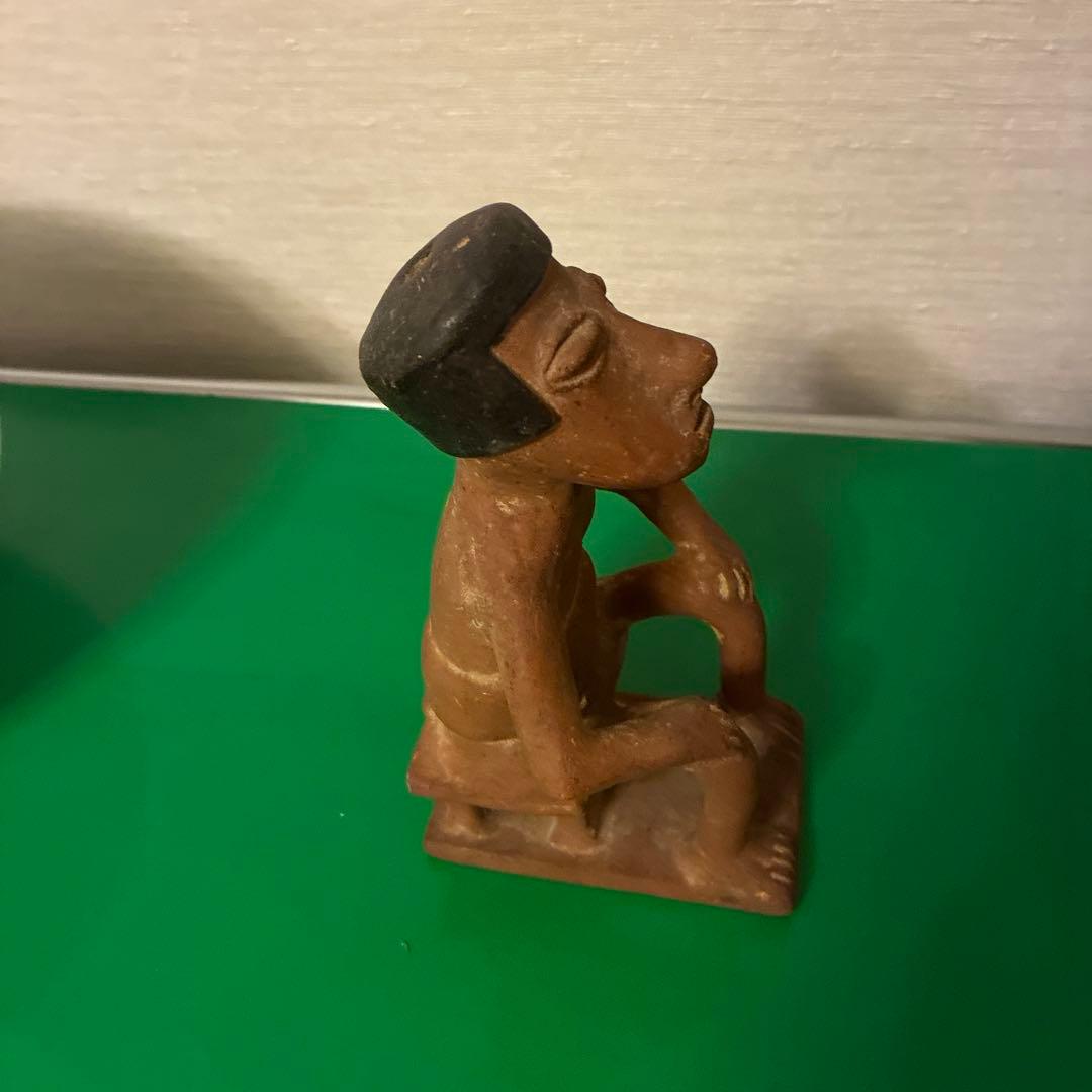 プレコロンブスの男性の彫刻の破片