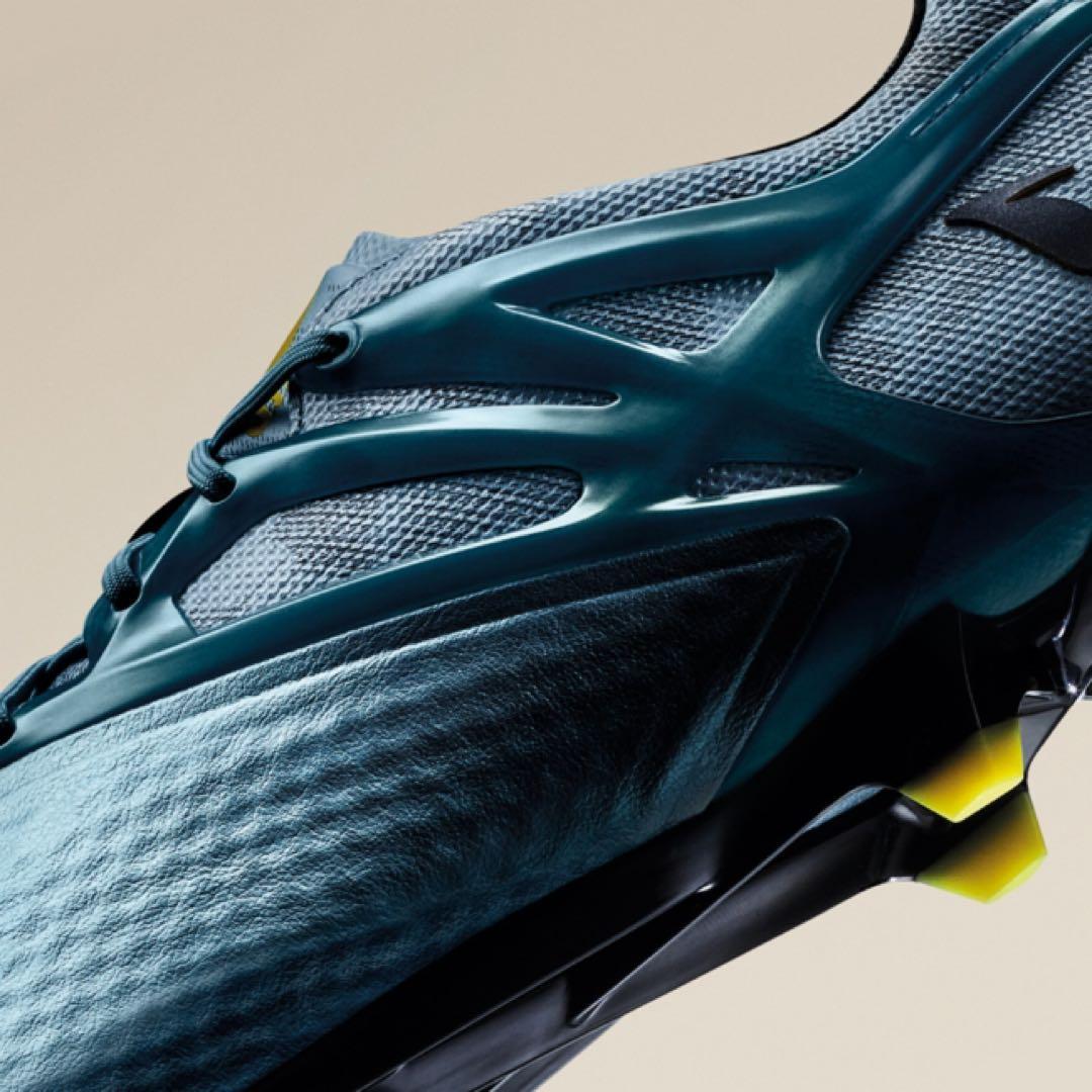adidas 青 スパイクシューズ