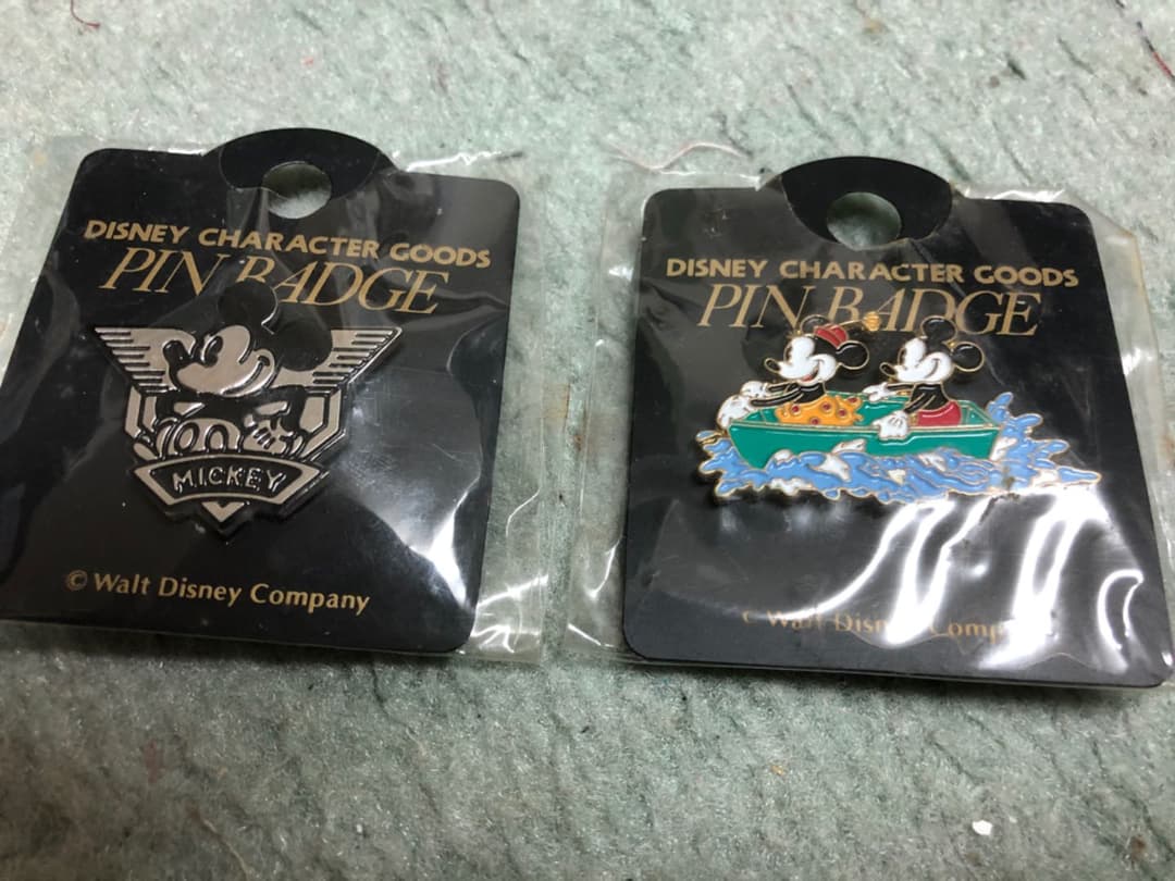 【新品、廃版】ディズニー　バッジ