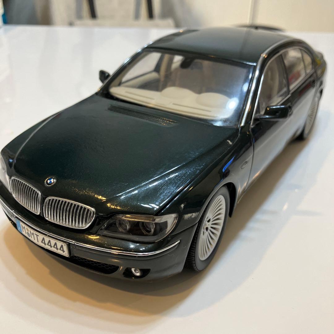 【非売品】 7シリーズ　1／18ダイキャストミニカー