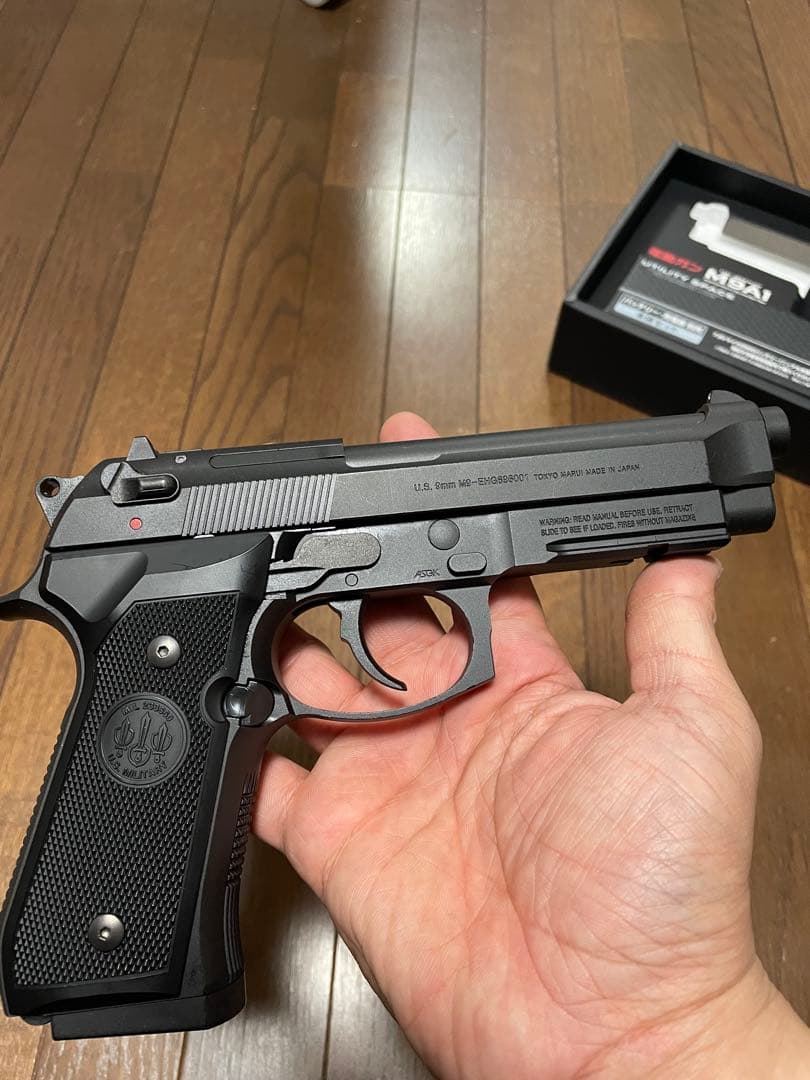 電動ハンドガン　ベレッタ　M9A1 フル・セミオート　バッテリー　充電器付き