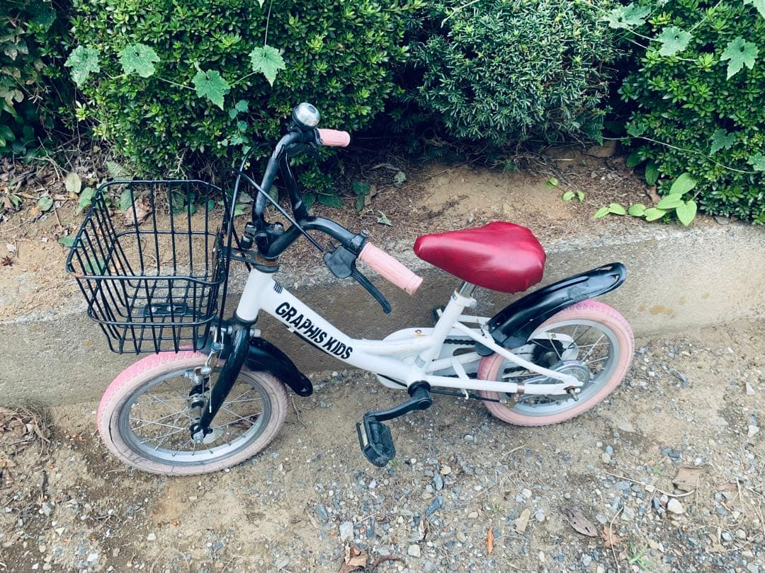 補助輪付き　14インチ　GRAPHIS KIDS14インチ 幼児用自転車