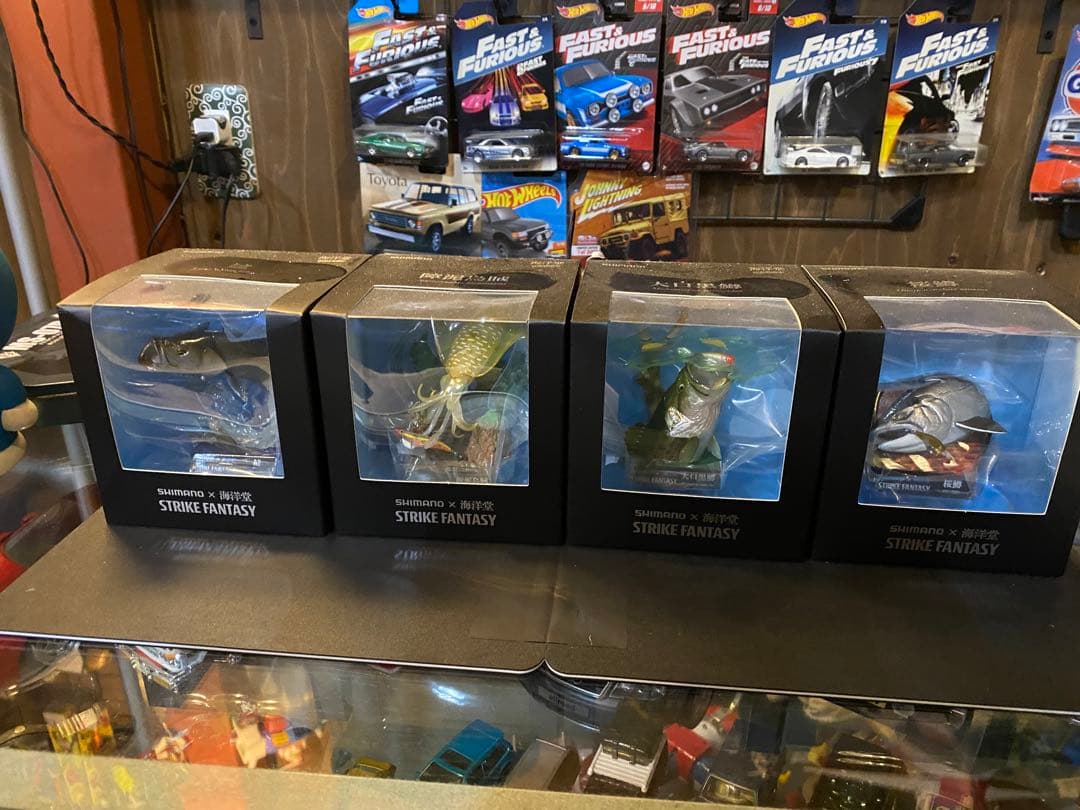 SHIMANO STRIKE FANTASY フィギュアセット