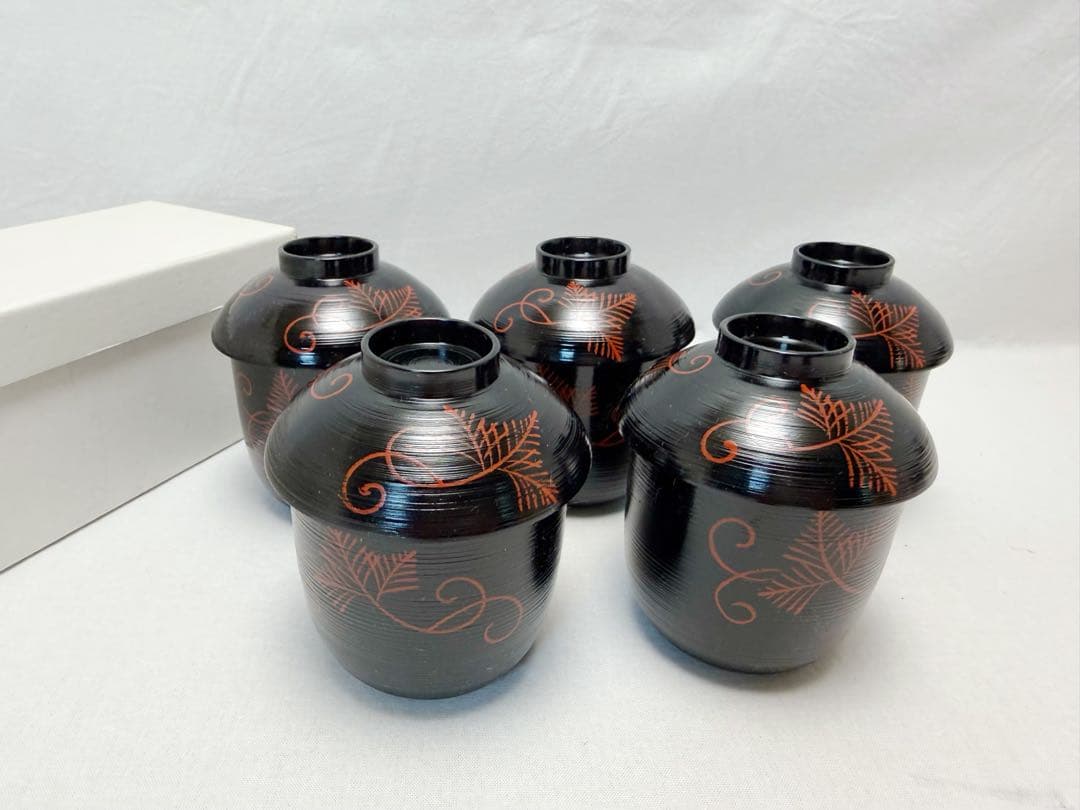 未使用 懐石道具 黒塗 葎型松葉蒔絵 箸洗 5客揃 刷毛目 小吸物椀 和食器元箱