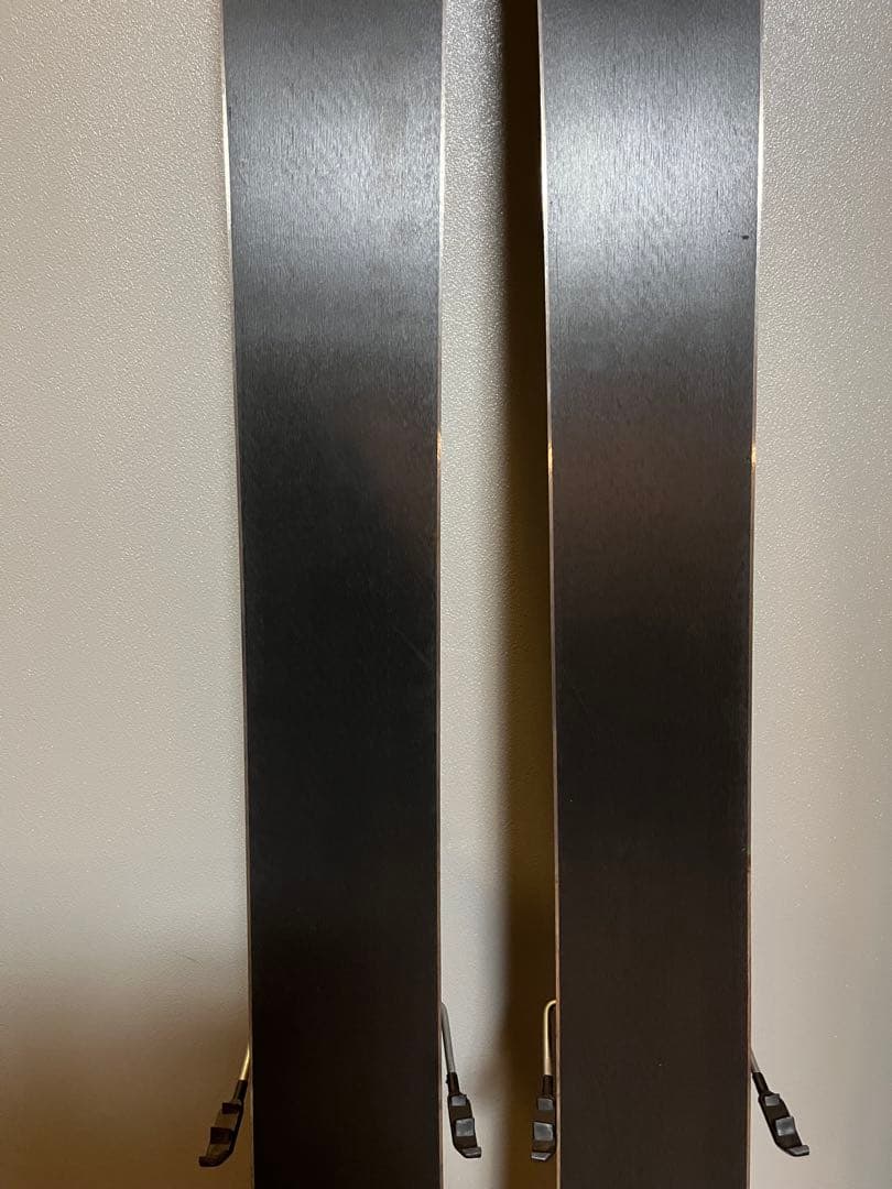 スキー板　SKI LOGIC Howitzer 176cm