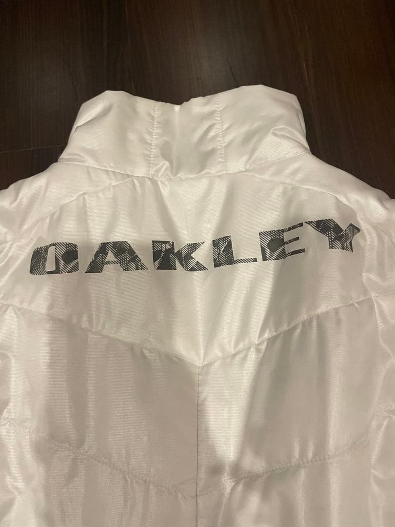 【最終お値下げ】OAKLEY ホワイト ジャケット　パンツ　セットアップ