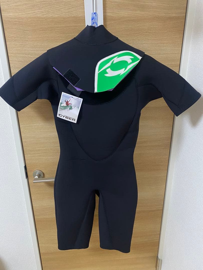 新品 CYBER サイバー スプリング Mサイズ