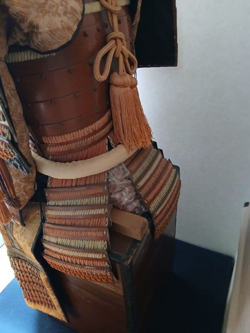 伝統的な日本の武士の鎧