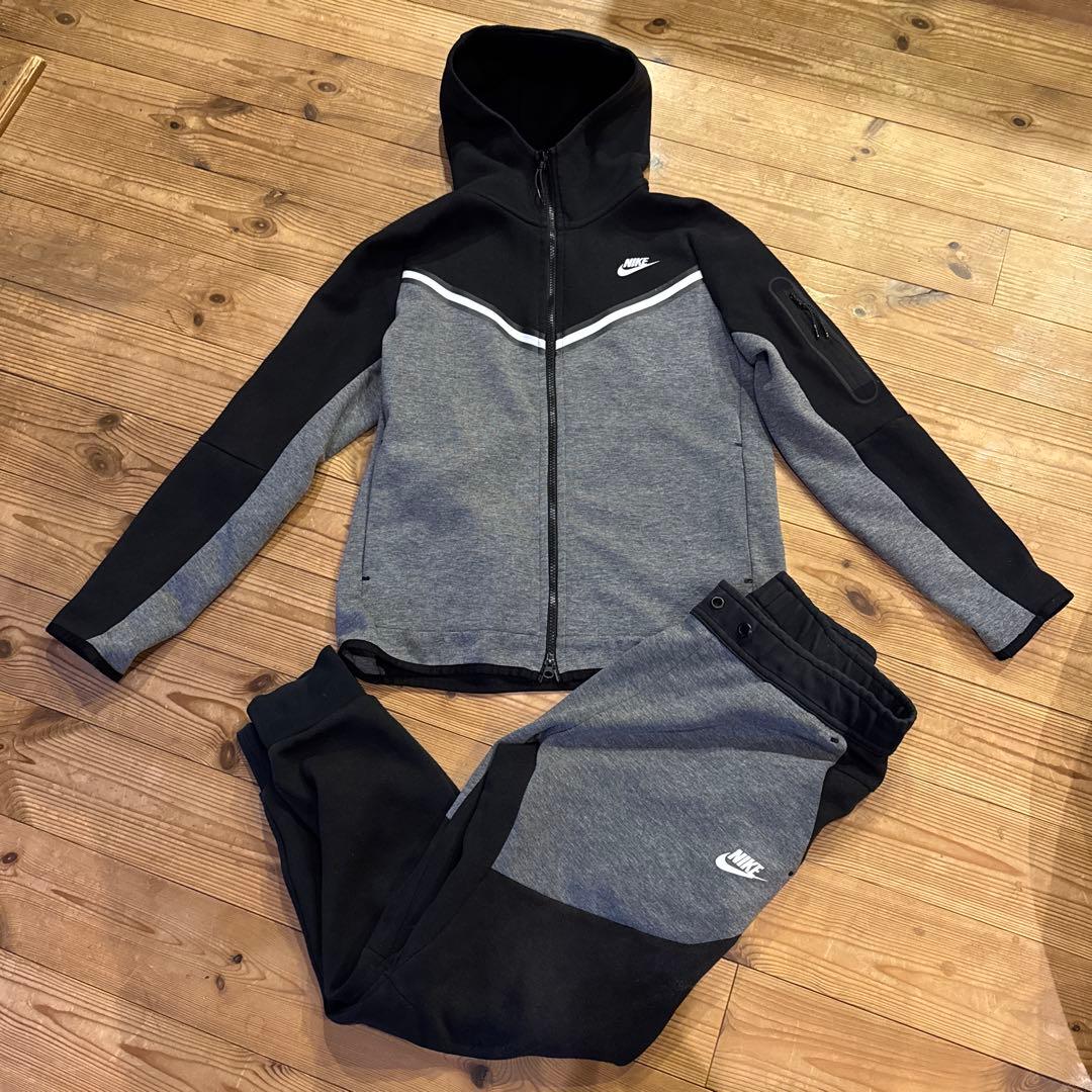 人気　Nike テックフリース セットアップMグレ ー/ブラック