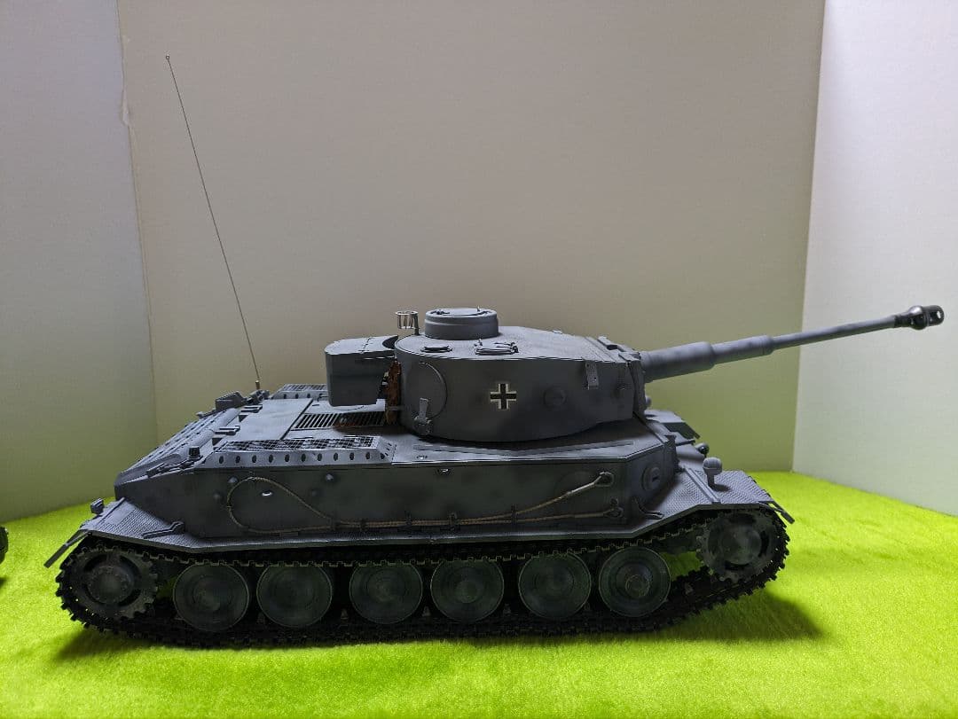 ホウベンポルシェタイガー戦車1/16 ラジコン