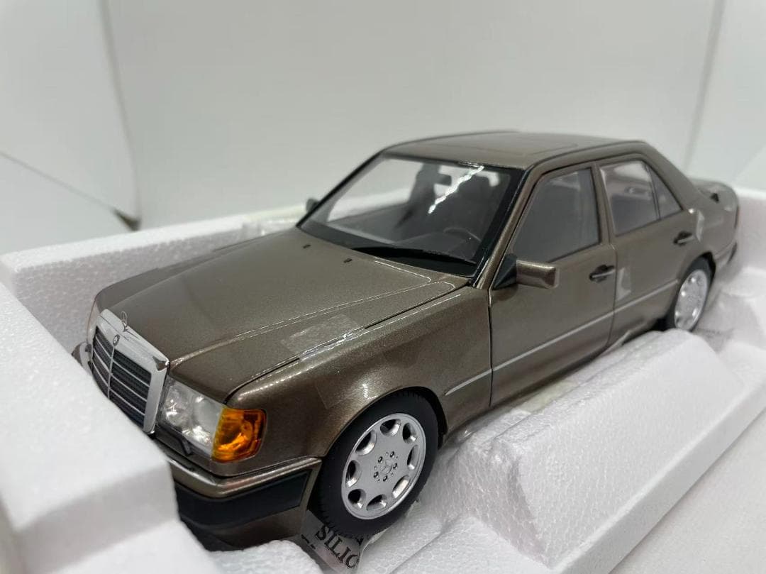 304-054 ノレブ 1/18 メルセデスベンツ 500 E 1990