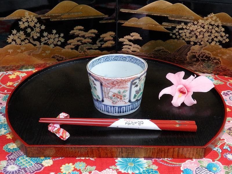 古伊万里　色絵　窓絵　岩に東屋　笹に花の図　蕎麦猪口　351AS-fbmr