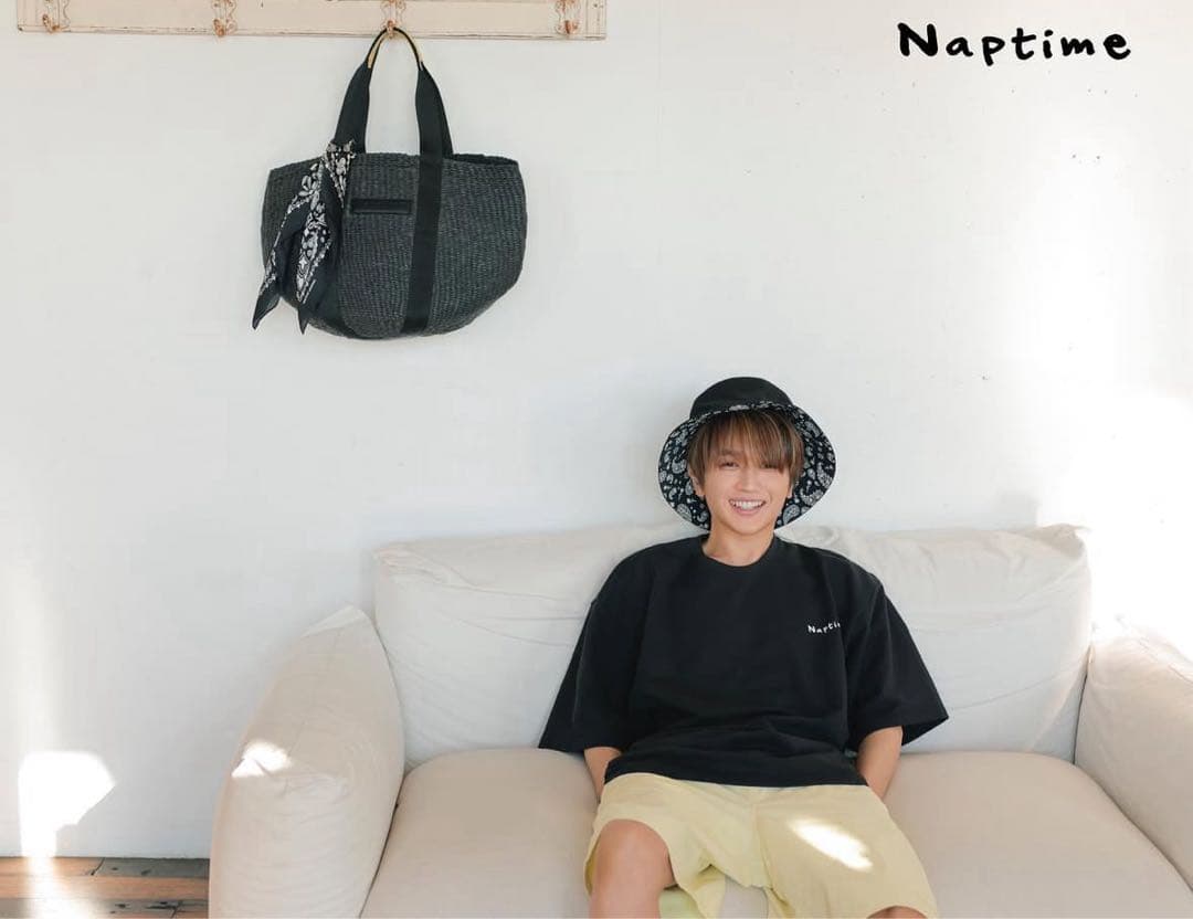 ナップタイムnaptime. Nissy 西島隆弘　Tシャツ　ブラック　ベージュ