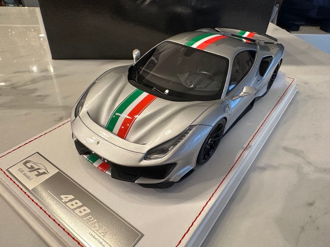 新品 GH モデル 1/18 フェラーリ 488 ピスタ PISTA ミニカー