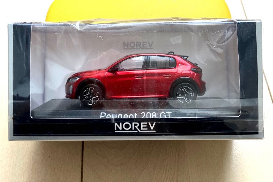プジョー208 GT Red