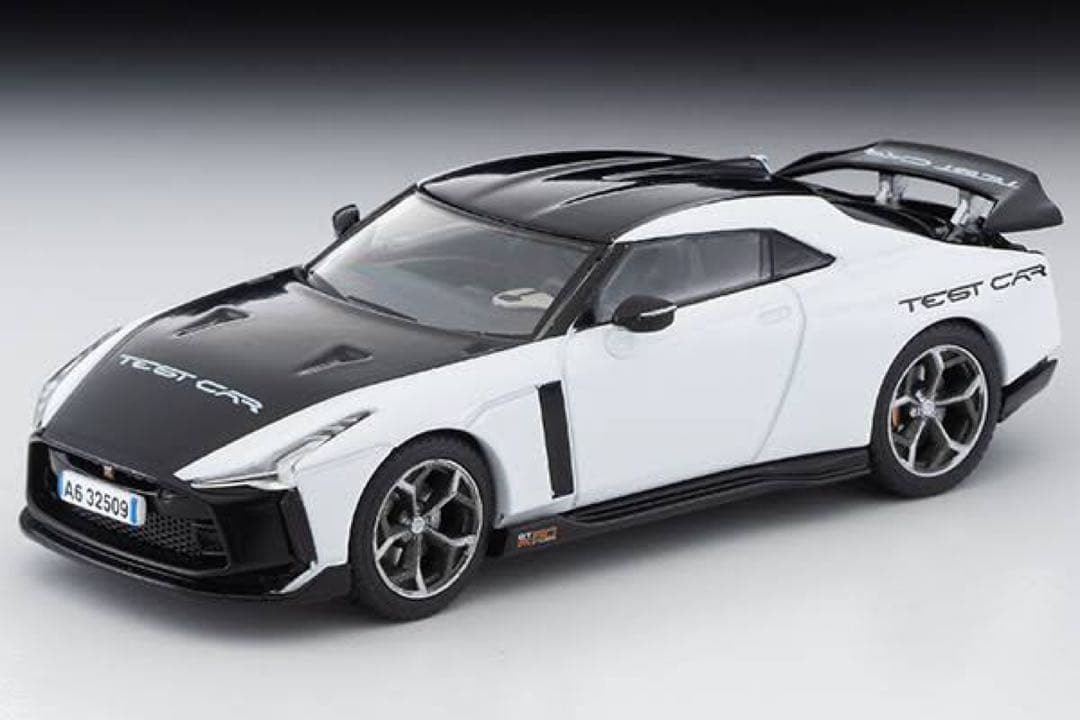 NISSAN GT-R50 by Italdesign 2台セット