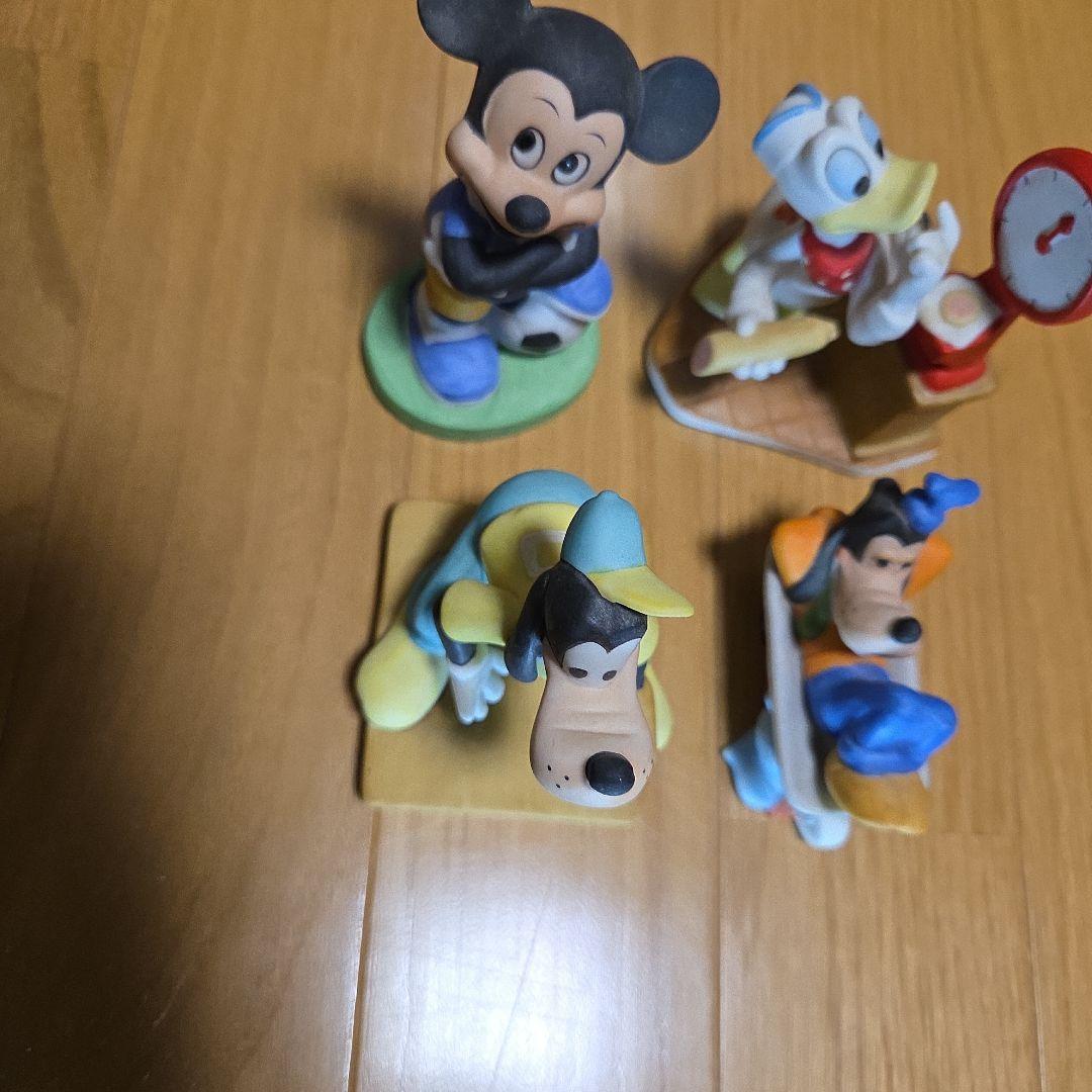 東京ディズニーランド　ディズニーキャラクター　古い陶器製ミニフィギュア4体セット