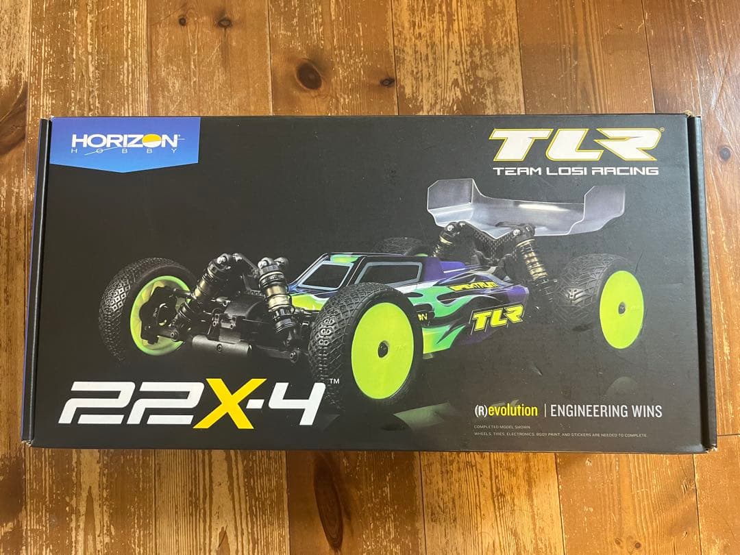 TLR 22X-4 4WD ラジコンカー