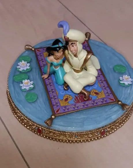 アラジン置物　ディズニーストア