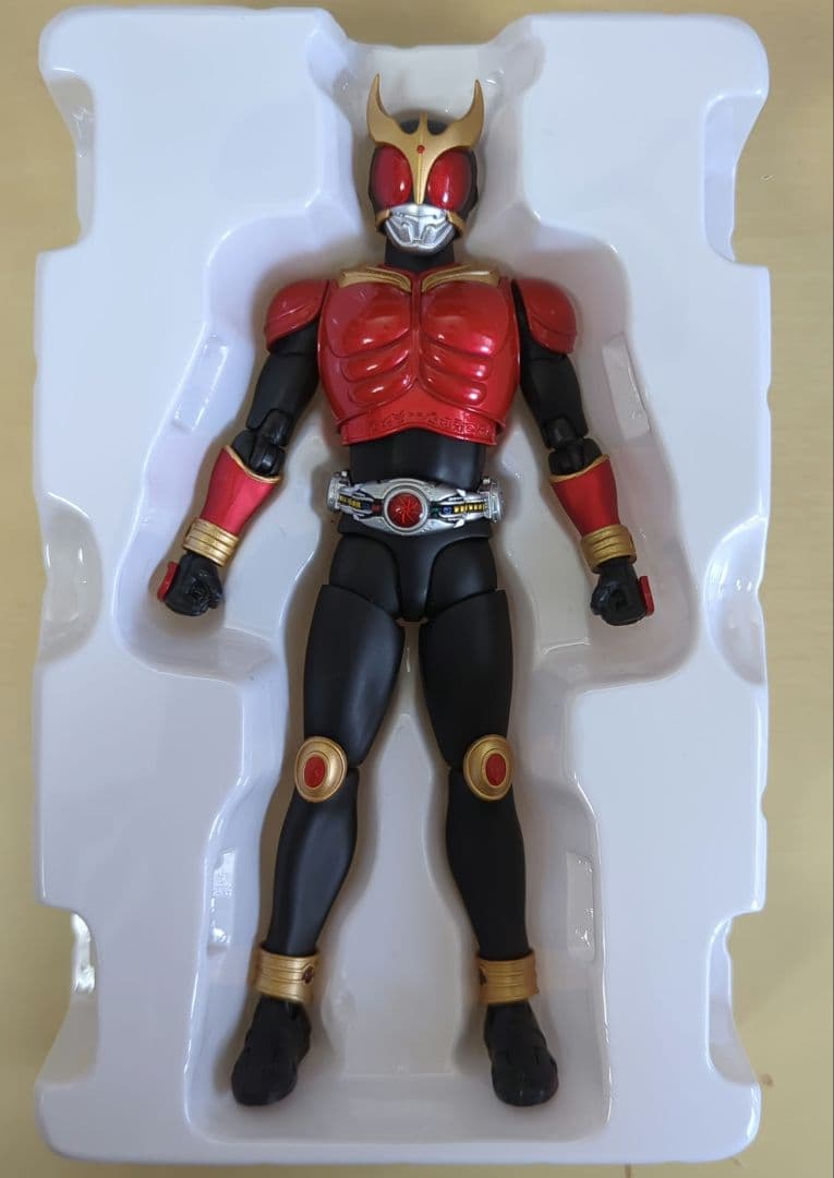 S.H.Figuarts 仮面ライダークウガ マイティフォーム　真骨彫