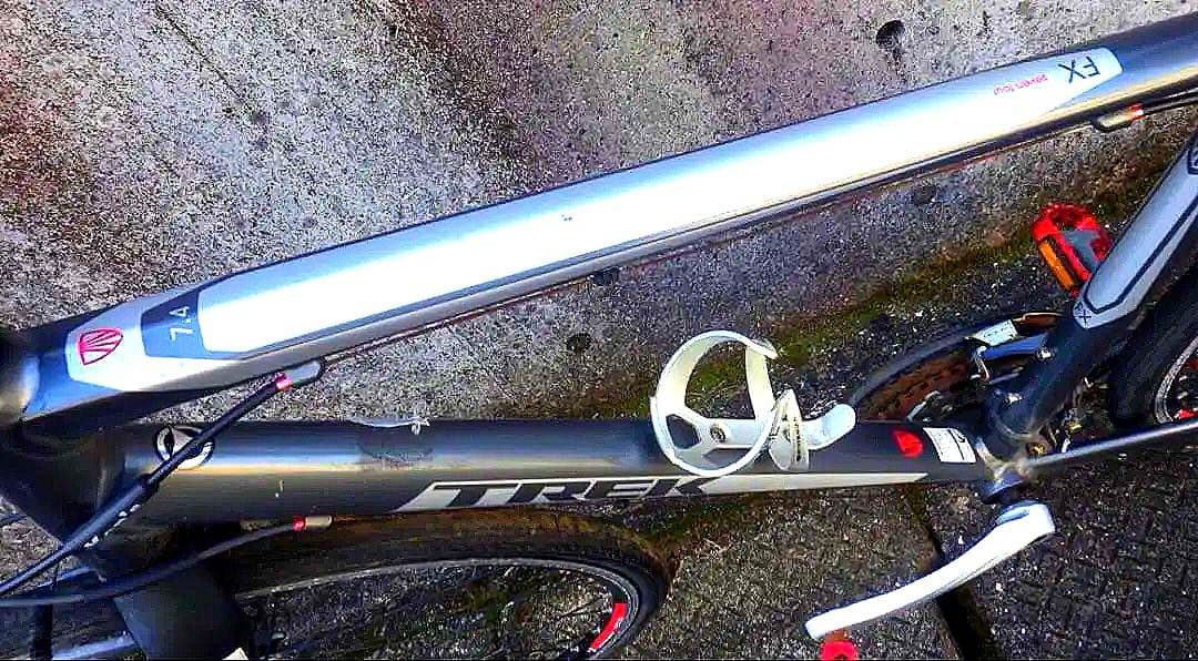 TREK トレック FXシリーズ　7.4　FX　アルミフレーム クロスバイク